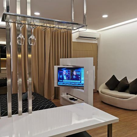 Ferienwohnung Apple 5 @ Menara Simfoni/Symphony Tower Free Wifi/Parking/Tv Box/Nexflix Cheras Exterior foto