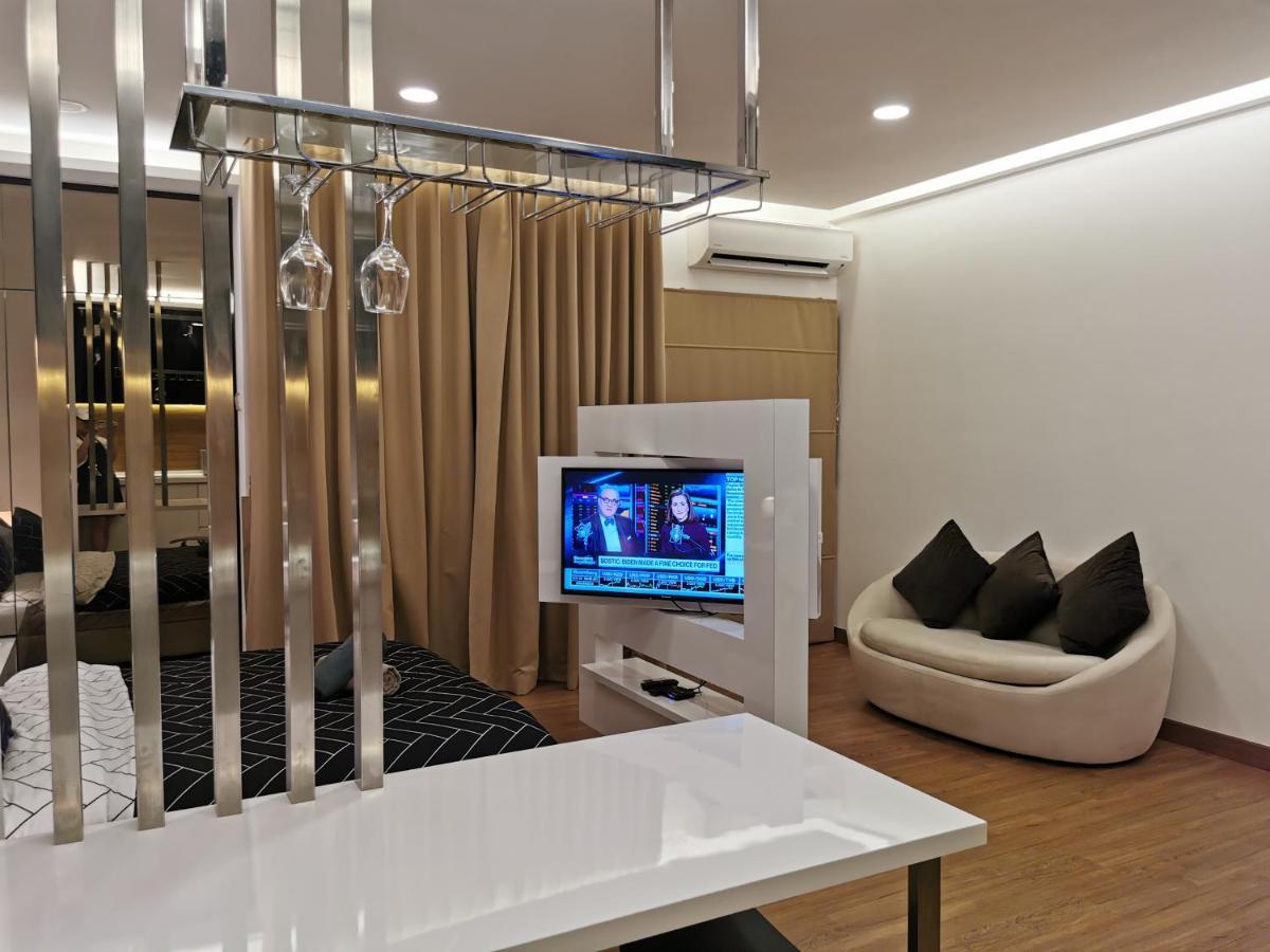 Ferienwohnung Apple 5 @ Menara Simfoni/Symphony Tower Free Wifi/Parking/Tv Box/Nexflix Cheras Exterior foto