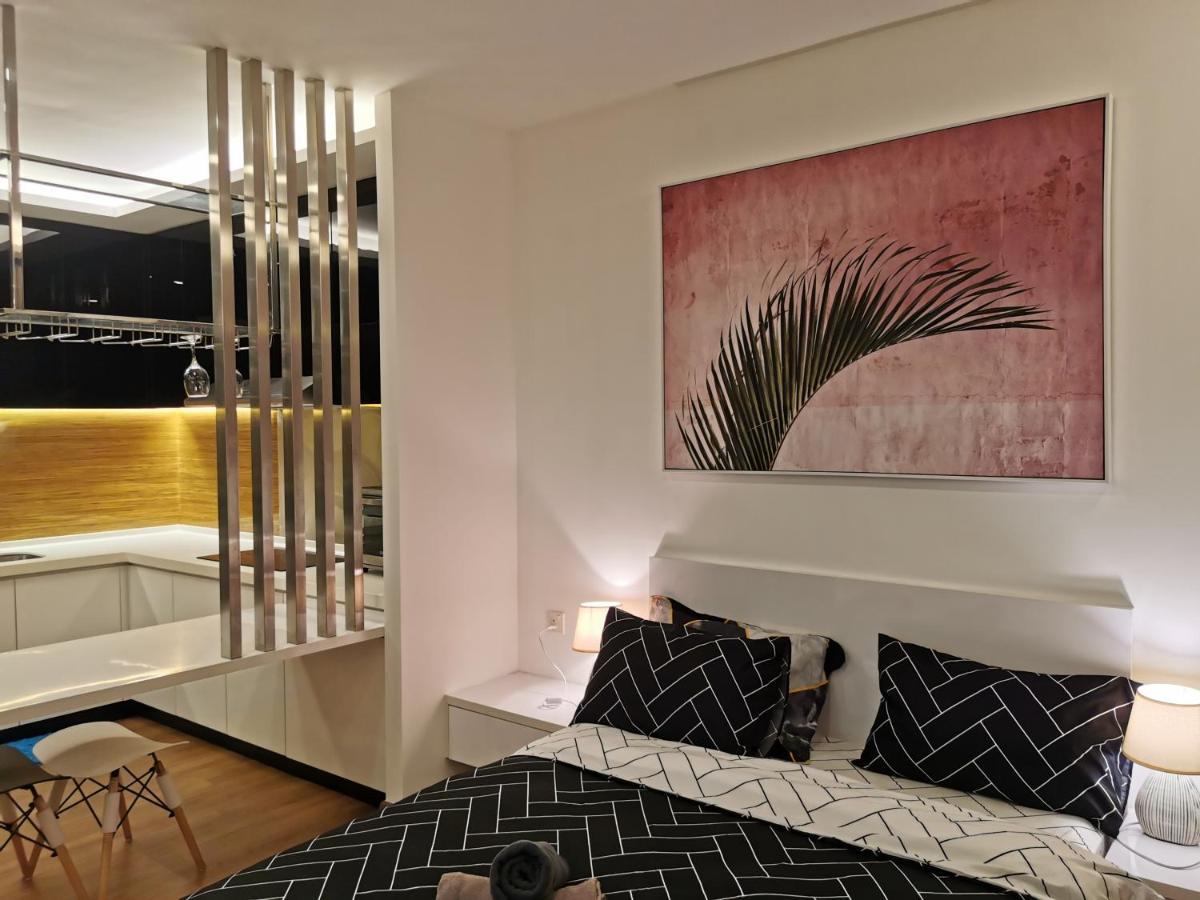 Ferienwohnung Apple 5 @ Menara Simfoni/Symphony Tower Free Wifi/Parking/Tv Box/Nexflix Cheras Exterior foto